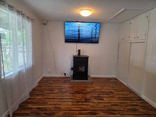 Building Photo - 1305 Woodland Ave