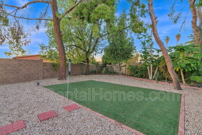 Building Photo - 2454 W Obispo Cir