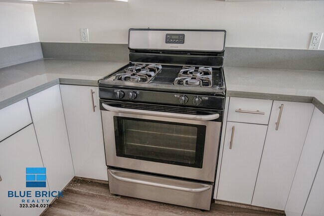 Building Photo - 4305 Laurel Canyon Blvd