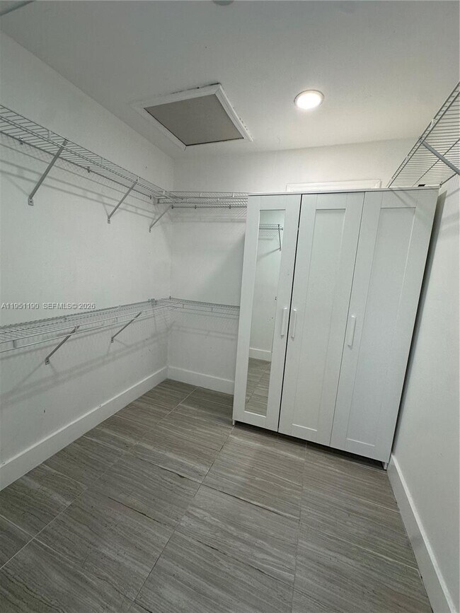 Building Photo - 3199 Coral Hills Dr