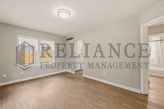 Building Photo - 1836 S Gold St
