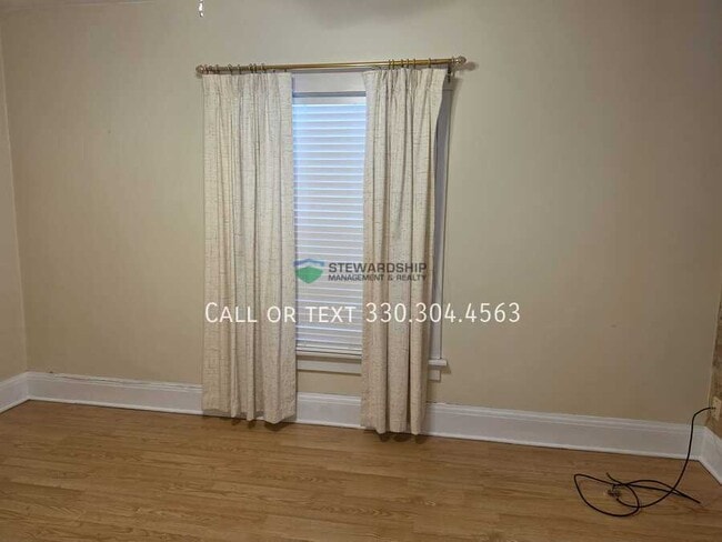 Building Photo - 213 Chestnut Ave NE