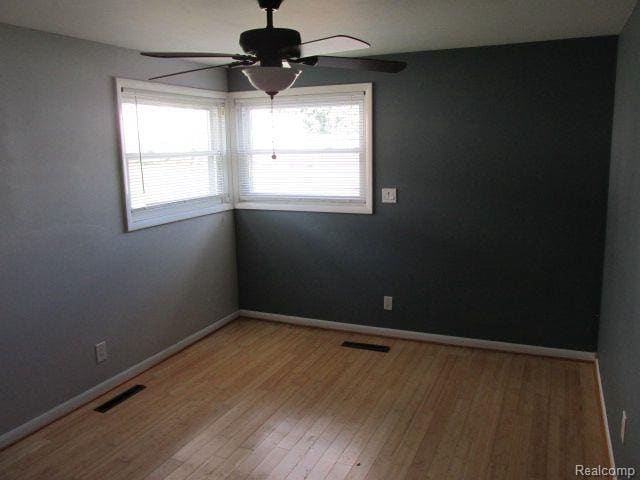 Building Photo - 40 Regents Blvd