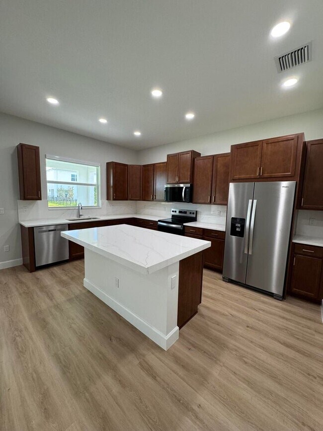 Building Photo - 14212 Spruce Pne Dr