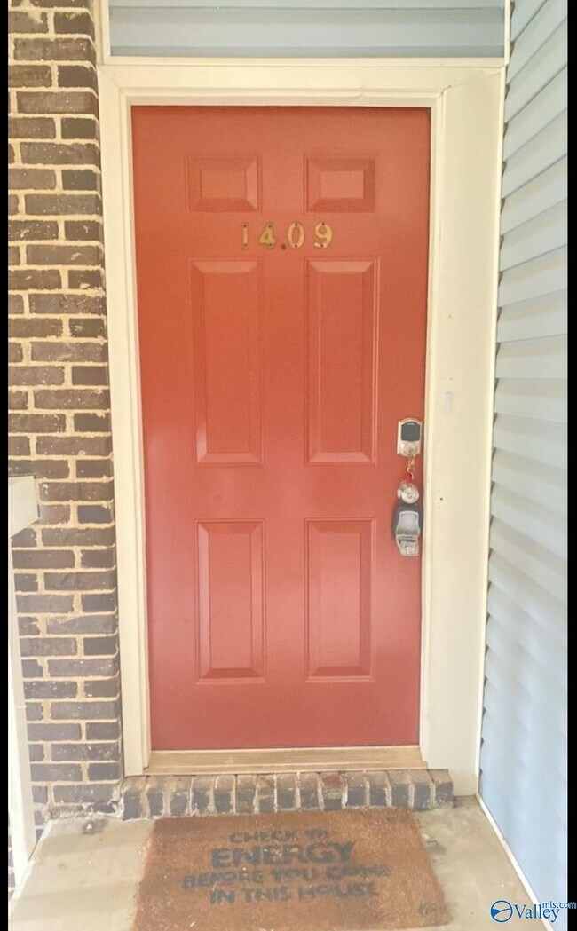 Building Photo - 1409 Liberty Dr