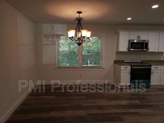 Building Photo - 3653 Cedar St