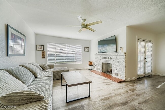 Building Photo - 1711 S 6th St