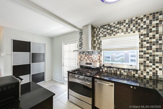 Building Photo - 1357 Collins Ave