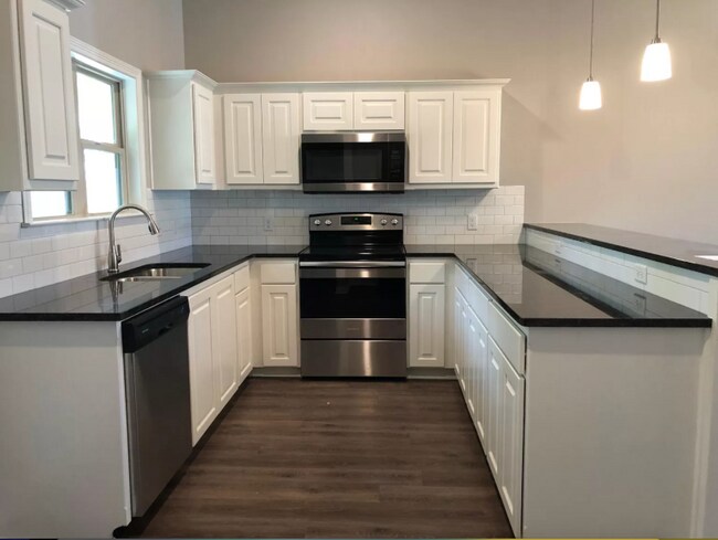 Building Photo - 2911 Meadow Brook Trl