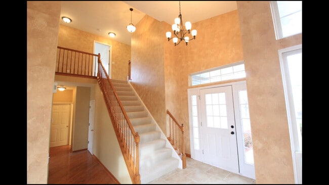 Building Photo - 217 Sparrow Ln