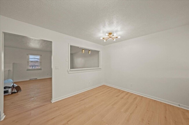 Building Photo - 2237 Wideview Dr