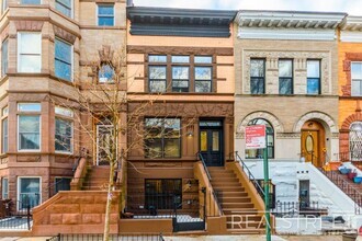 Building Photo - Magnificant Brownstone Triplex in Crown He...