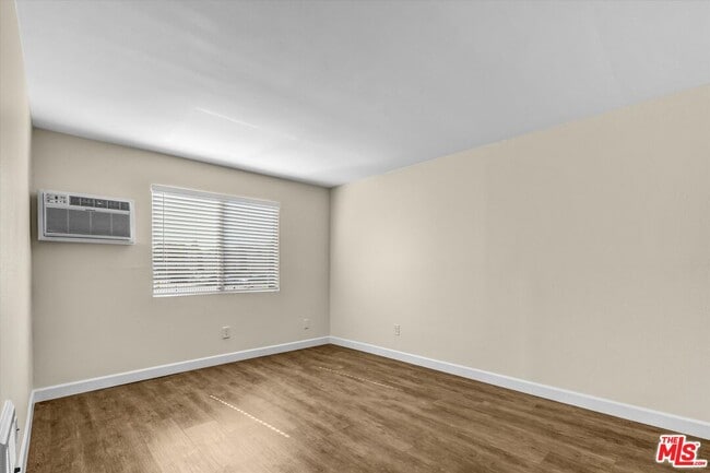 Building Photo - 18530 Hatteras St