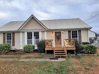 Building Photo - RENT ME!!!  MOVE IN SPECIAL OFFERED! PRICE...