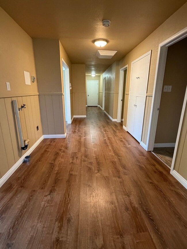 Building Photo - 3 bedroom home in Shasta Lake City - $500 MOVE-IN CREDIT!