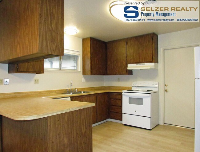 Building Photo - 340-344 El Rio Ct