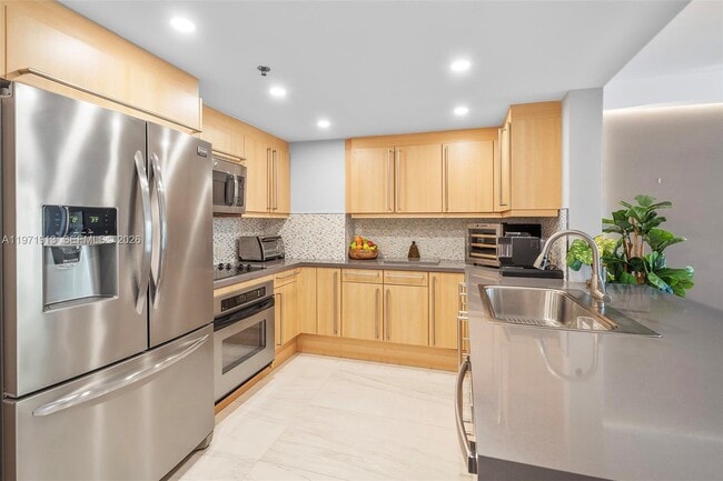 Building Photo - 226 Ocean Dr