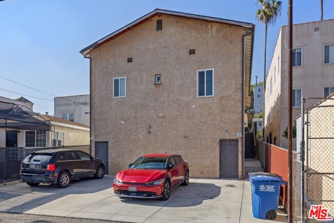 Building Photo - 3933 Woolwine Dr