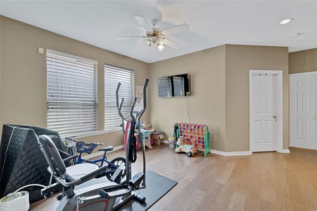 Building Photo - 4937 Bellflower Way