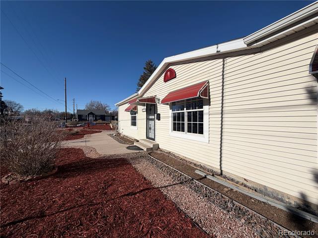 Building Photo - 4095 W Arizona Ave