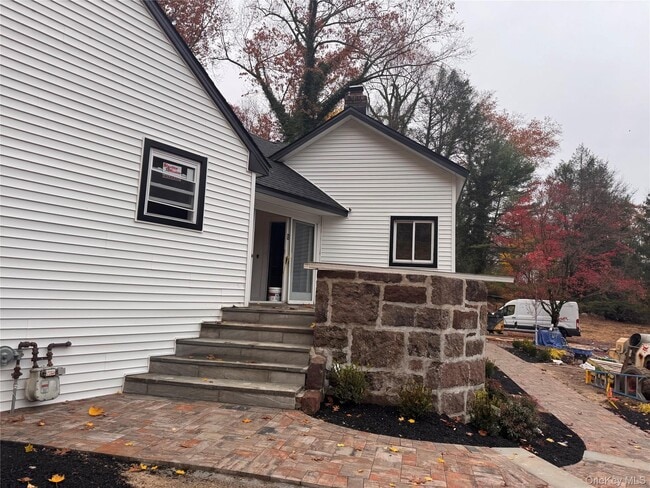 Building Photo - 263 S Mountain Rd