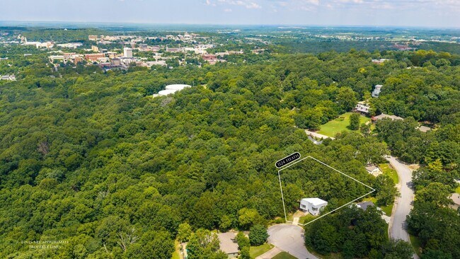Building Photo - 1124 Heath Dr