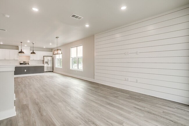 Building Photo - 3202 Forest Park Blvd