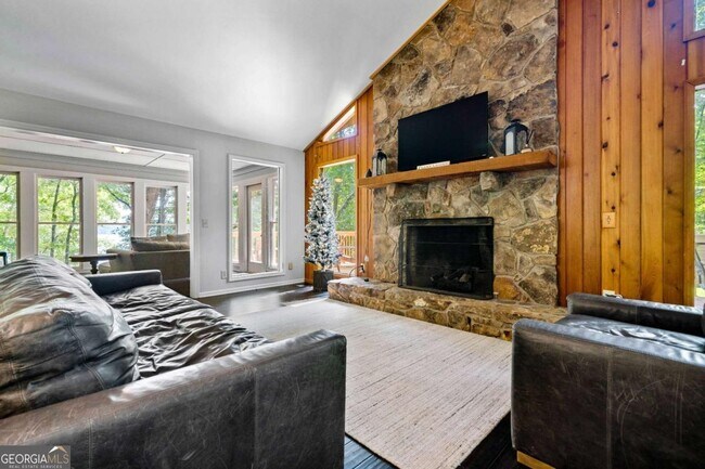 Building Photo - 180 Waterfront Dr