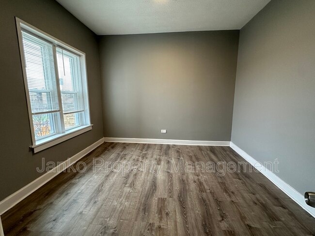 Building Photo - 6631 S Ellis Ave