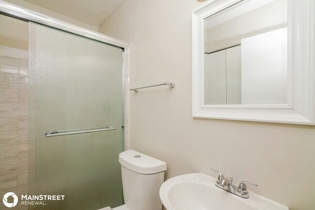 Building Photo - 122 OAKCREST CT, LOUISVILLE, KY 40229