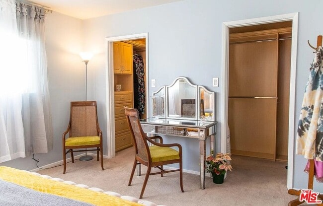 Building Photo - 960 Larrabee St