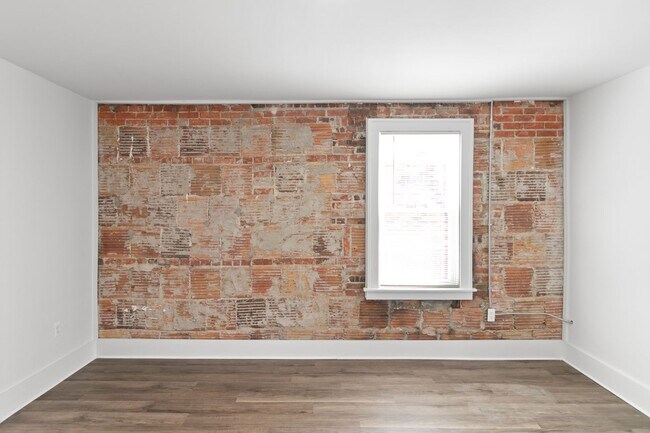 Building Photo - Second Floor Two Bedroom 1 Bath Unit Available