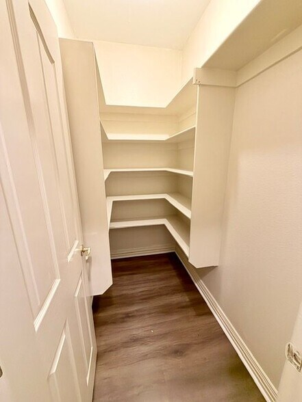 Building Photo - 6271 Milliken Bend