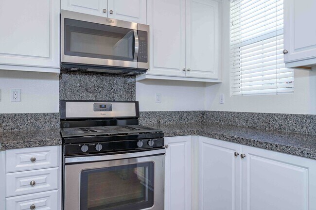 Building Photo - Modern, Move-In Ready Home with Attached 2-Car Garage