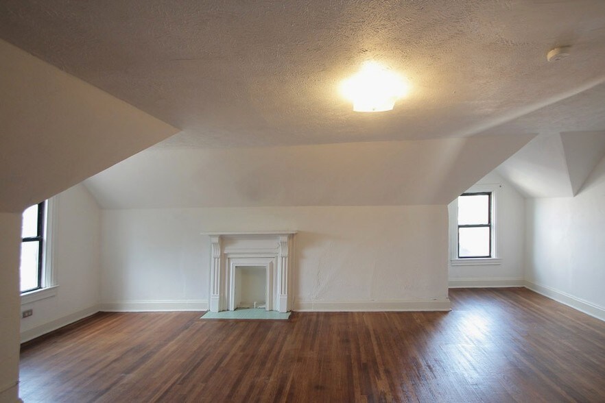 Building Photo - 435 Franklin Ave