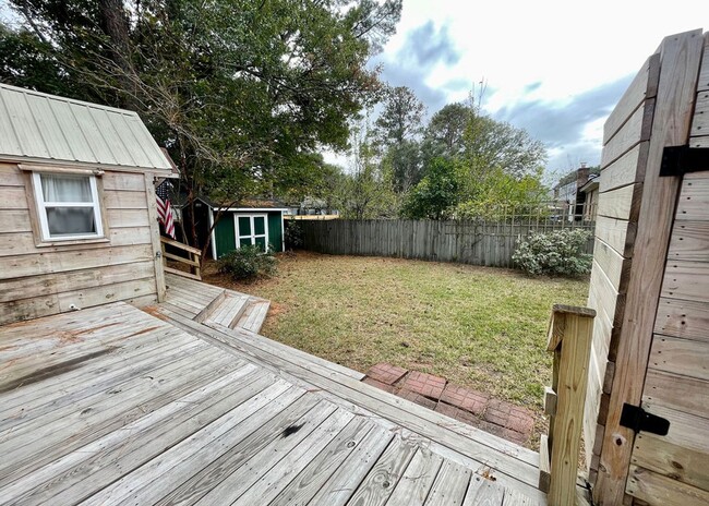 Building Photo - Available 1/27. Great 4 BR Home with Detac...