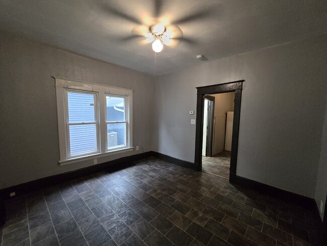 Building Photo - 208 Clay St