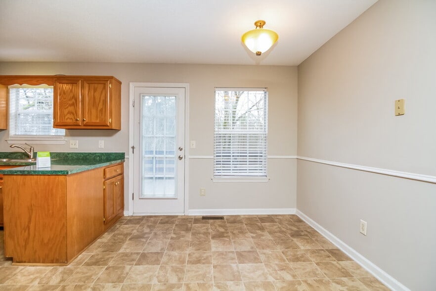 Building Photo - 3848 Round Rock Dr