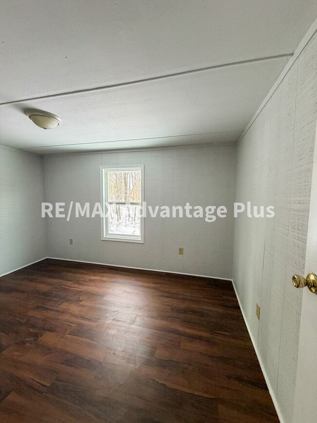 Building Photo - Updated 3-Bedroom Home in a Private Setting!