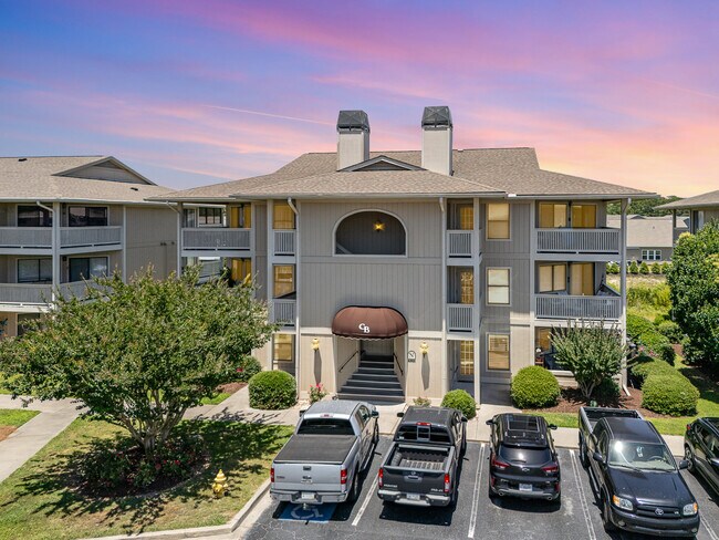 Building Photo - 4242 Pinehurst Cir