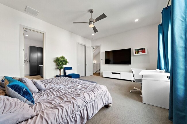 Building Photo - 4621 Chartres St