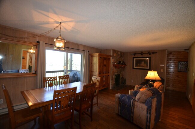 Building Photo - Year lease! Views of Quandary!