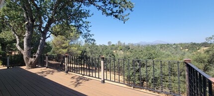 Building Photo - Charming 3 Bedroom, 2 Bath Home with Mount...