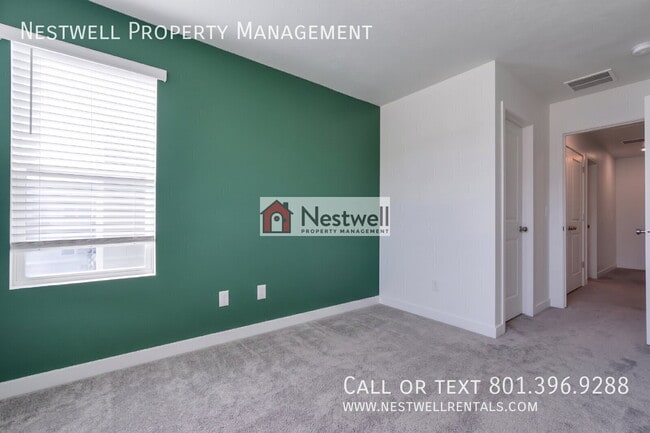 Building Photo - 1598 W Sparta Way