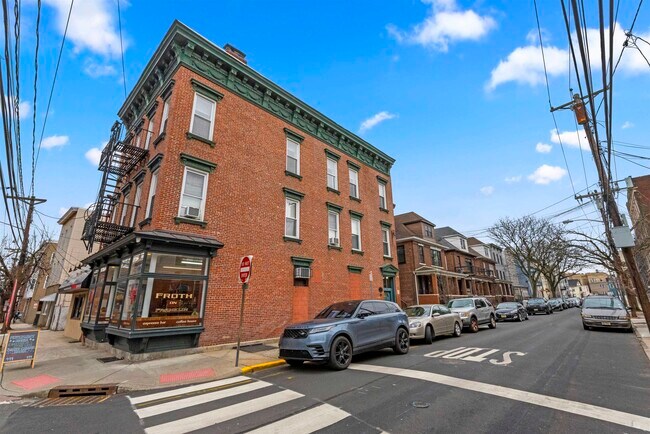 Building Photo - 38 Sherman Ave