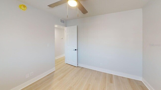 Building Photo - 500 Madeira Rentals / Unit 2