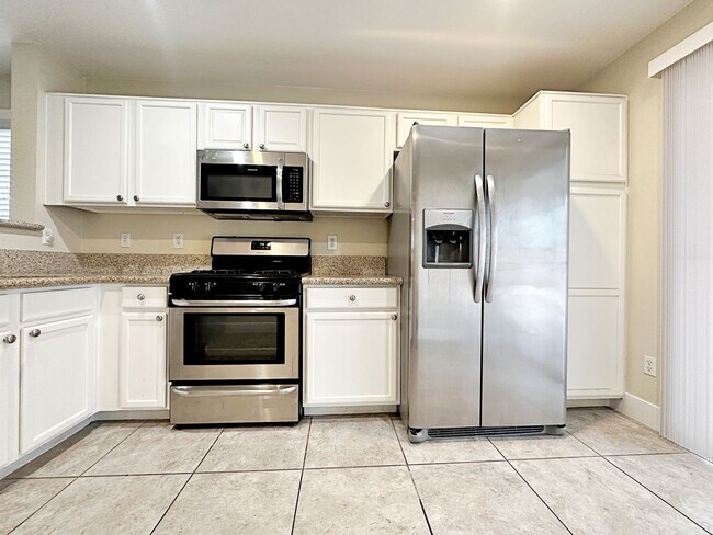 Building Photo - SINGLE STORY 3 BEDROOM HOME IN HENDERSON