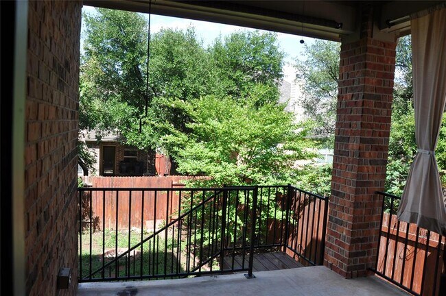 Building Photo - 510 Walsh Hill Trail