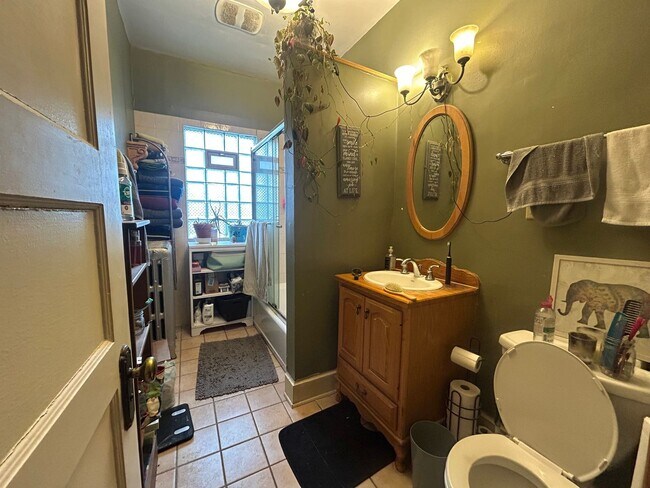 Building Photo - 2312 E Park Pl