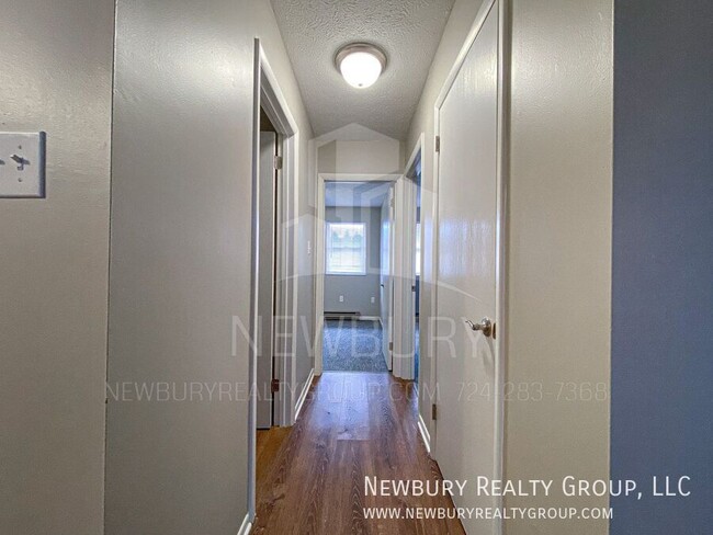 Building Photo - Spacious 2-Bedroom Apartment in a Serene C...